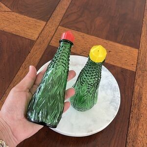 Corn Bottle Glass Salt & Papper Shakers Green Retro Italy.